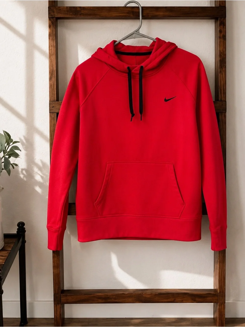 Nike Therma-FIT Red Pullover Hoodie Thumbholes Men’s Medium